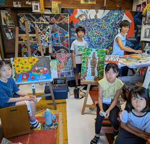 二科会・会員の鶴田英輝が直接指導する子ども絵画教室ですの写真